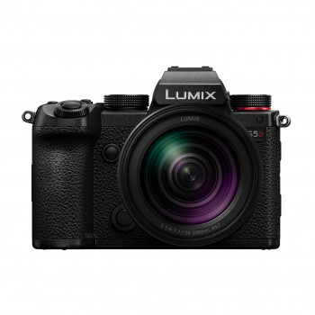 PANASONIC S5D + L 28-200/4-7.1