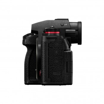 PANASONIC LUMIX S1 II coté