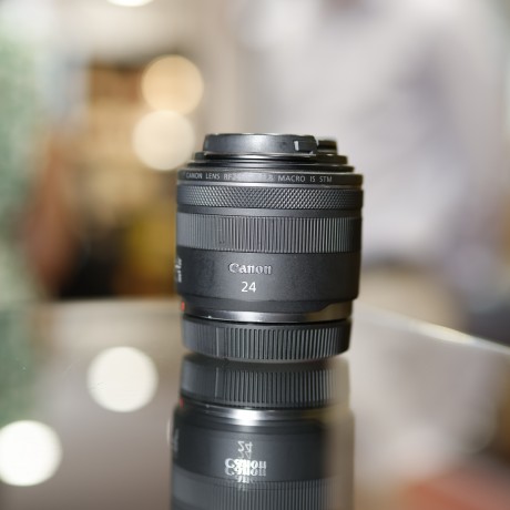 OCCASION RF 24/1.8 MACRO IS STM
