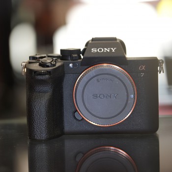 SONY A 7 IV